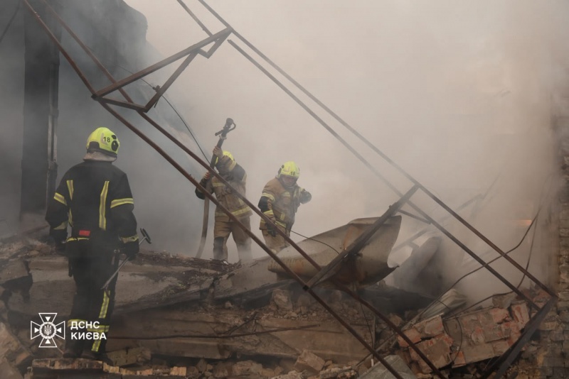 Russian attack on Kyiv injures 11, damages residential buildings and cars