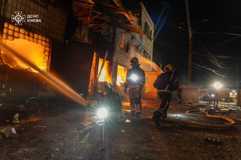 Russia massively strikes Kyiv overnight, killing 2: Aftermath revealed