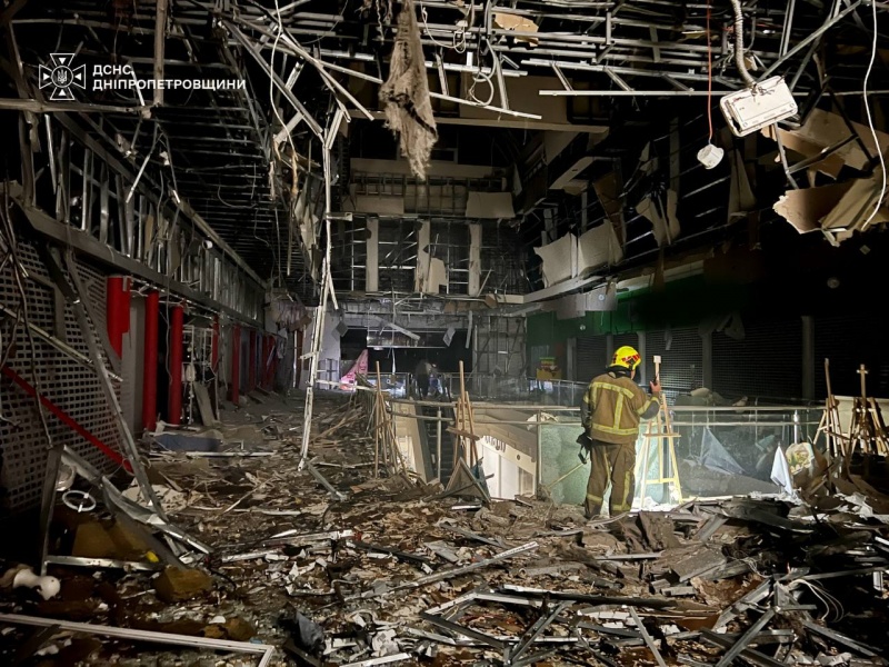 Russia strikes shopping mall in Ukraine's Dnipropetrovsk region