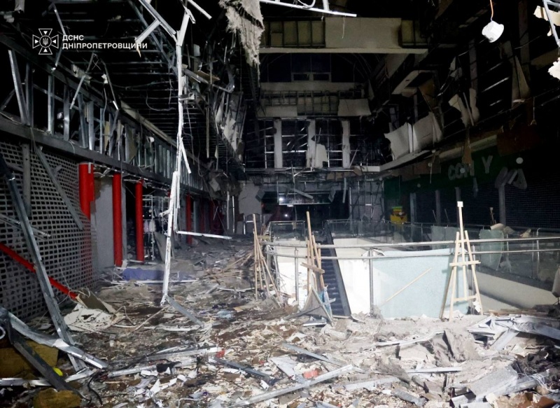 Russia strikes shopping mall in Ukraine's Dnipropetrovsk region