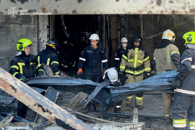 Russian strike on shopping mall in Zelenskyy's hometown aftermath revealed