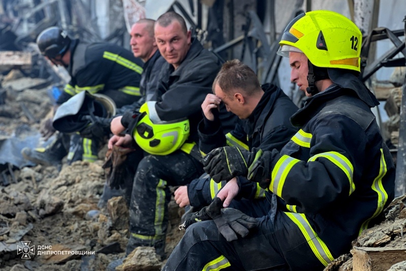 Russian strike on shopping mall in Zelenskyy's hometown aftermath revealed