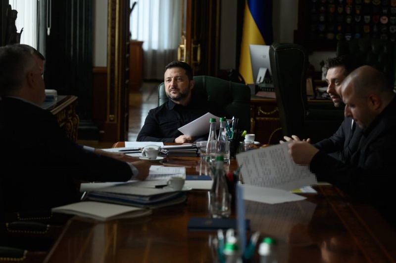 Zelenskyy gathers officials ahead of Trump envoys' visit to Ukraine