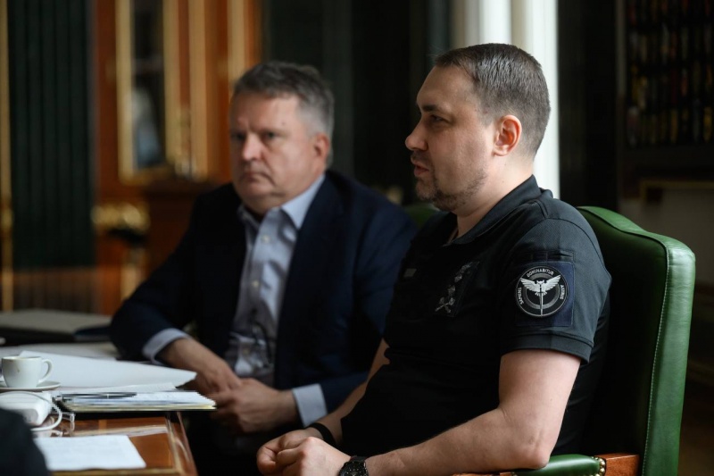 Zelenskyy gathers officials ahead of Trump envoys' visit to Ukraine