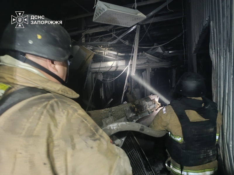 Russia destroys mall with all goods in Ukraine's Zaporizhzhia