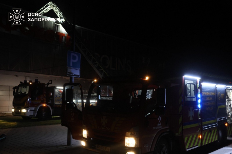 Russia destroys mall with all goods in Ukraine's Zaporizhzhia