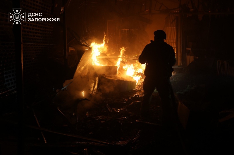 Russia destroys mall with all goods in Ukraine's Zaporizhzhia
