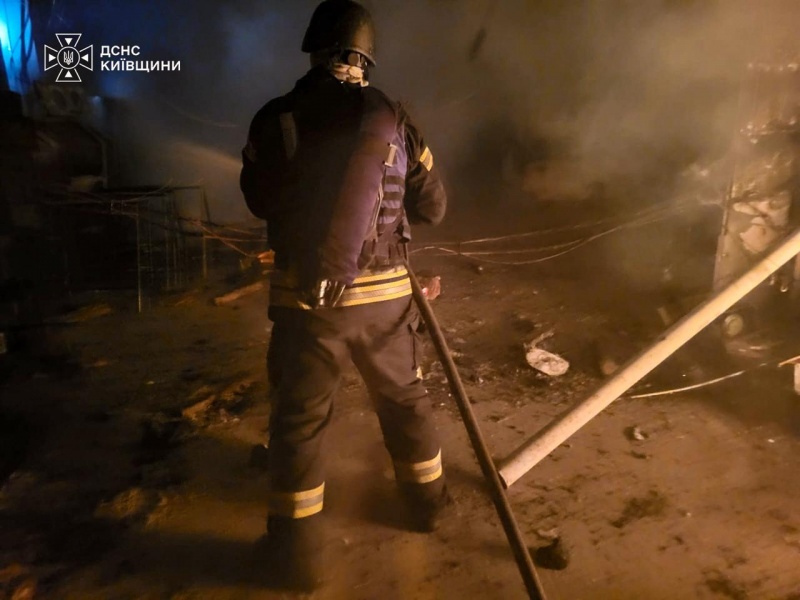Russia strikes Kyiv region overnight: Homes and cars damaged, fires break out