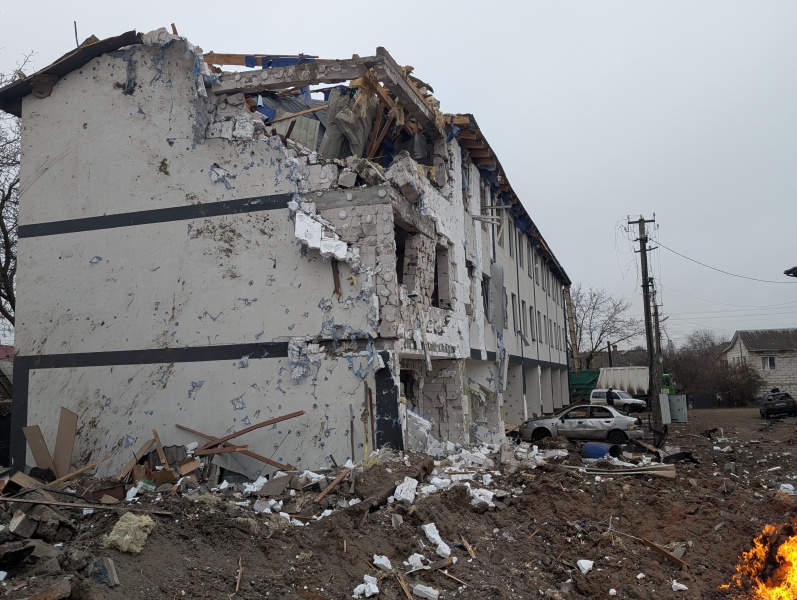 Shattered homes, overturned cars and fire erupting from underground: RBC-Ukraine reports from Kyiv region