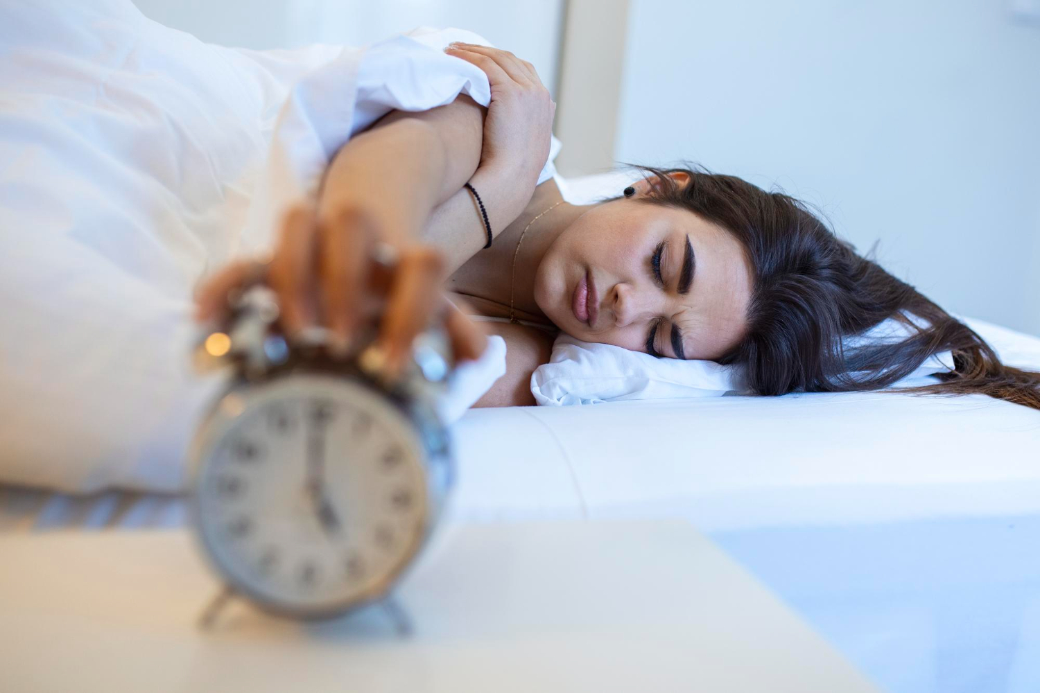 Unveiling conscious delay in bedtime: Disrupting healthy sleep patterns