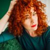 Never do this to curly hair to avoid damaging it