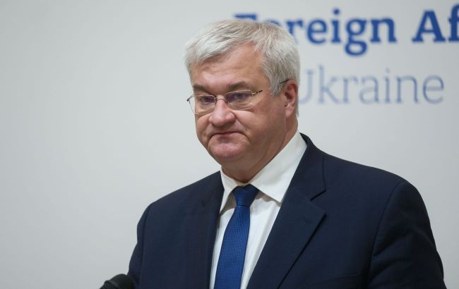 'Moral degenerate': Ukraine's FM blasts FIFA president over plans for Russia