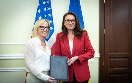 Minerals deal: Ukraine and US sign key agreements