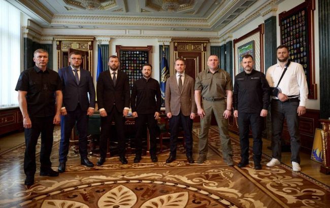 Zelenskyy meets with law enforcement and anti-corruption chiefs after protests
