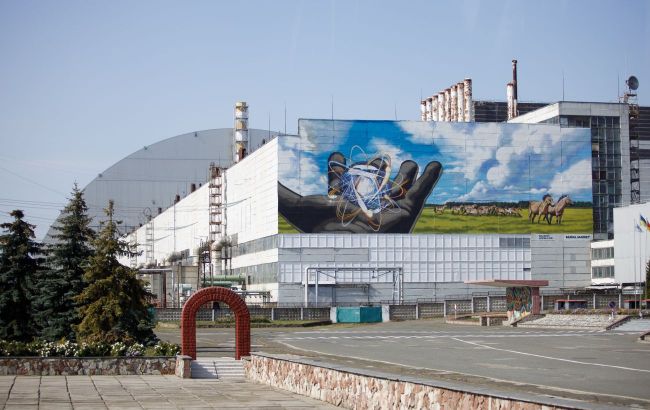 Chornobyl nuclear plant in blackout after strike on power facility in Ukrainian Slavutych