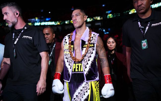 Undefeated boxing champion agrees to risky showdown with Deontay Wilder