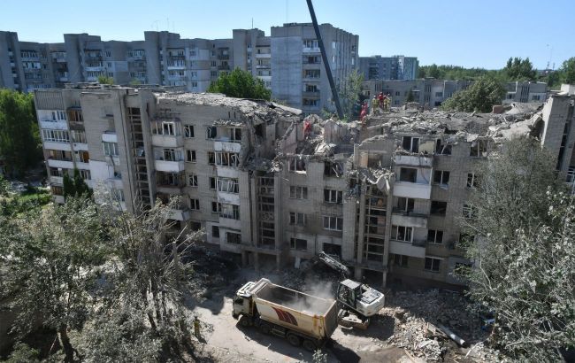 Body recovered from Lviv residential building destroyed by Russian missile
