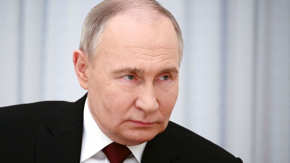 Putin orders his troops to continue fighting in Ukraine to achieve military goals