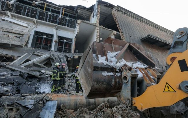 Kyiv thermal power plant hit by 5 Russian missiles almost completely destroyed - Video emerges