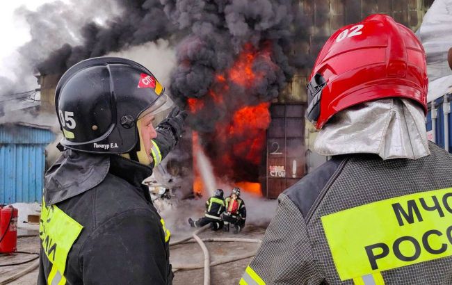 Fire at oil depot in Rostov region: Blaze engulfs over 10 fuel tanks