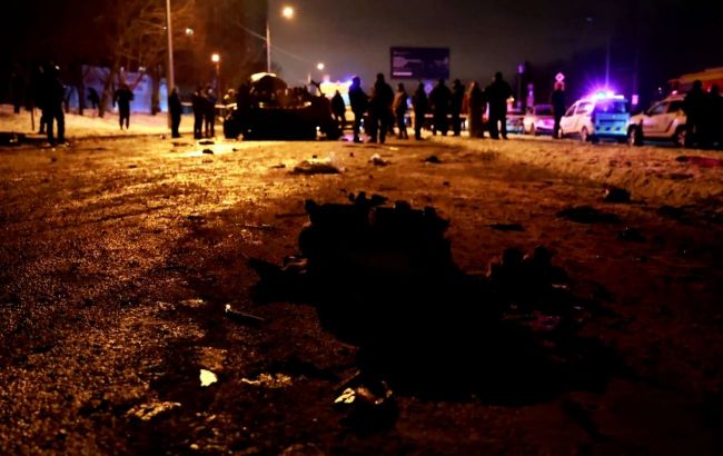 Russian airstrike on highway in Kharkiv: Photos show aftermath