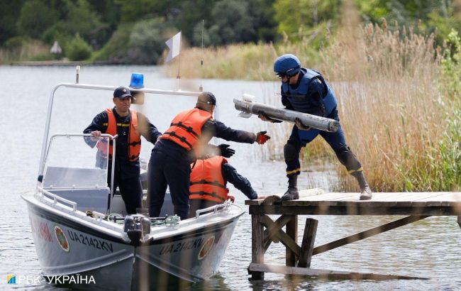 Two sea mines explode in Odesa region: a country house is damaged