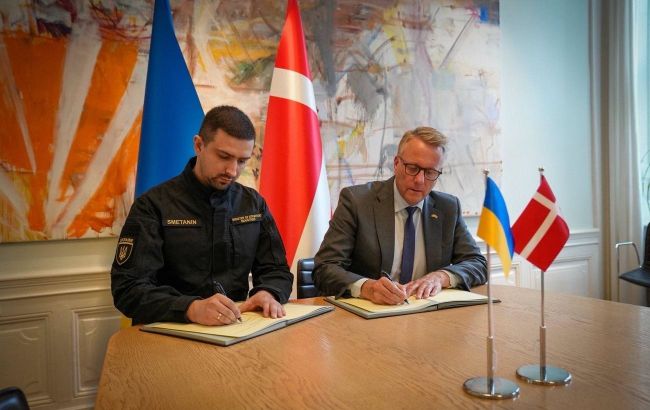 Ukraine signs historic deal to produce weapons in Europe