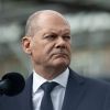 Scholz makes statement after urgent summit in Paris