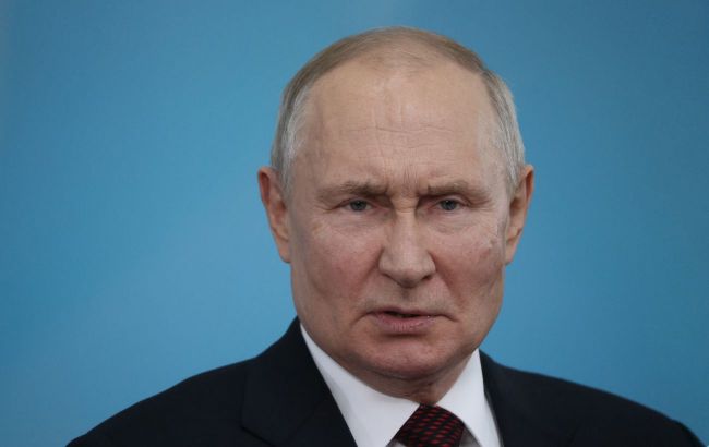 Russian officials believe Putin could launch nuclear strike on Ukraine, media reports