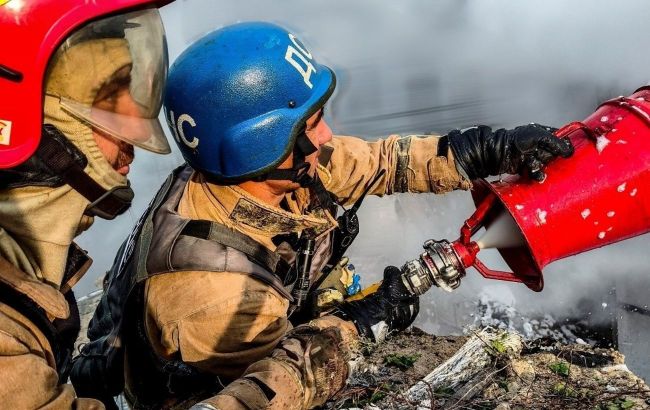 Russia strikes Ukraine's Poltava region, damaging cars and homes, injuring people