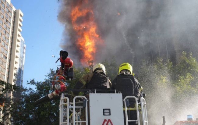 Double strike: Rescuers show aftermath of Russian attack on central Odesa