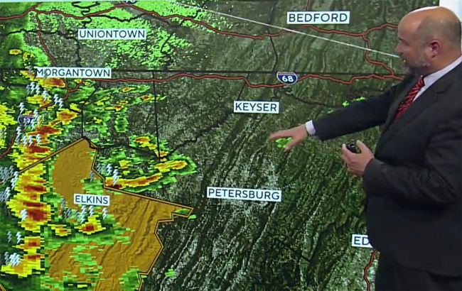 Severe storms hit Pittsburgh, leaving 2 dead and over 400,000 without power