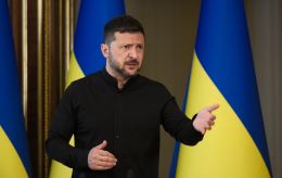 Zelenskyy says peace in Ukraine will come after Putin's out, but short-term solution exists