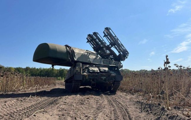 UK sends first artillery barrels to Ukraine under new defense program