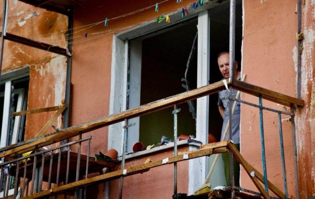 Russian attack on Ukraine's Dnipro leaves casualties, homes damaged