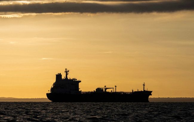 UAE secretly transporting oil through Strait of Hormuz, Reuters reports