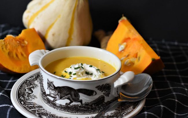 Easy-to-make pumpkin soup to warm up cold winter days