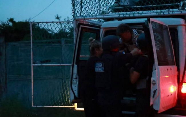 Russian strike kills 3 people in Kharkiv suburb