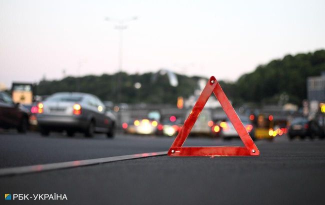 Truck collision occurs on Kyiv-Chop highway in village near Lviv