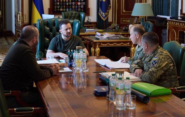 Frontline situation and drone strikes on Russia: Zelenskyy holds crucial military briefings