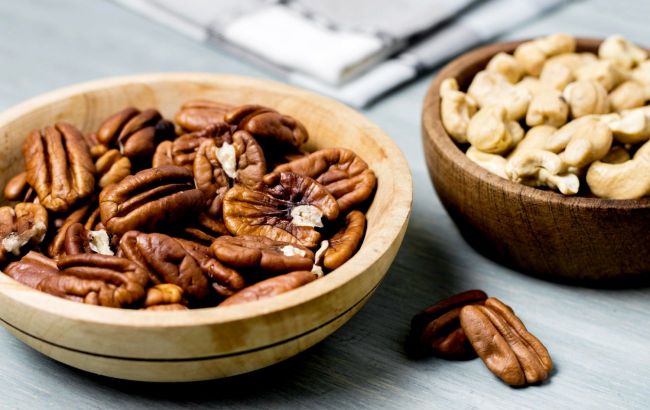 Experts name best time to eat nuts for maximum benefits