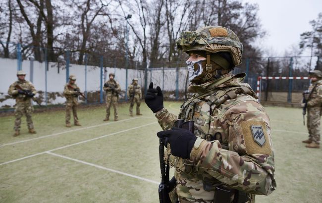Azov brigade repels Russian mechanized assault near Ukraine's Dobropillia
