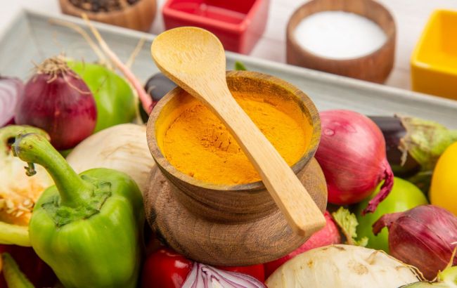 Why curcumin works better from food than from supplements - Doctors explains