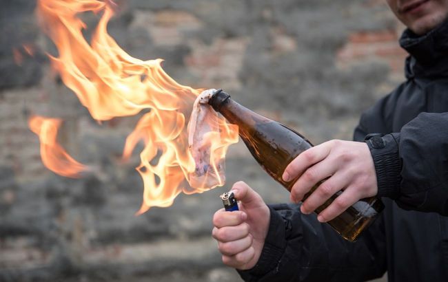 Man throws Molotov cocktails at Russian embassy in Moldova during elections