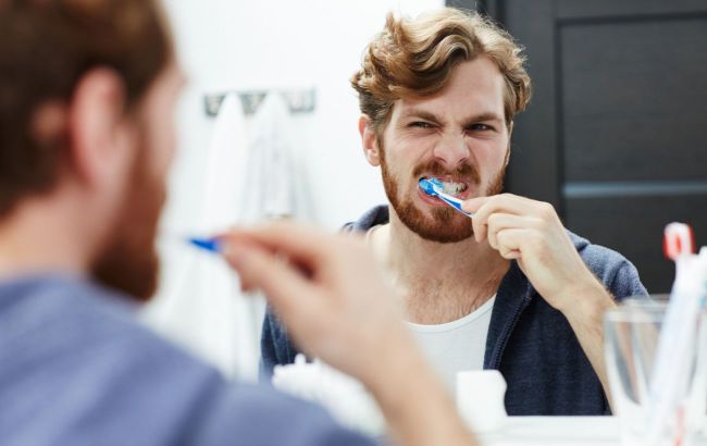Why you shouldn't brush your teeth while taking shower