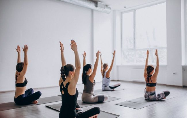 Yoga or Pilates: Difference and which training better for you