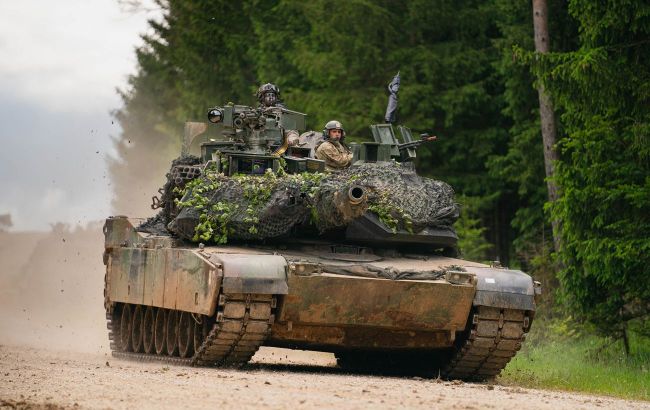 Ukrainian Forces find alternative armor for Abrams tanks, - Business Insider