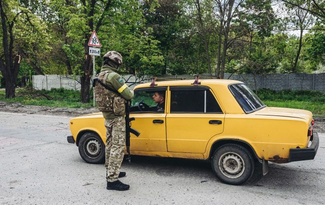 Russian army strikes checkpoint in Ukraine's Kherson region: Three police officers injured
