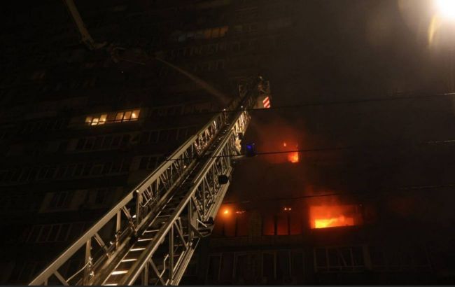 Kyiv hit by massive strike, emergency services reveal destruction