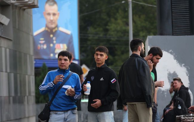 Russians flee country en masse amid fears of quiet mobilization - Politico
